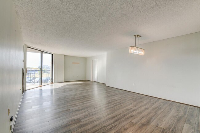 Photo - 232 Harmon Cove Tower Unit 232