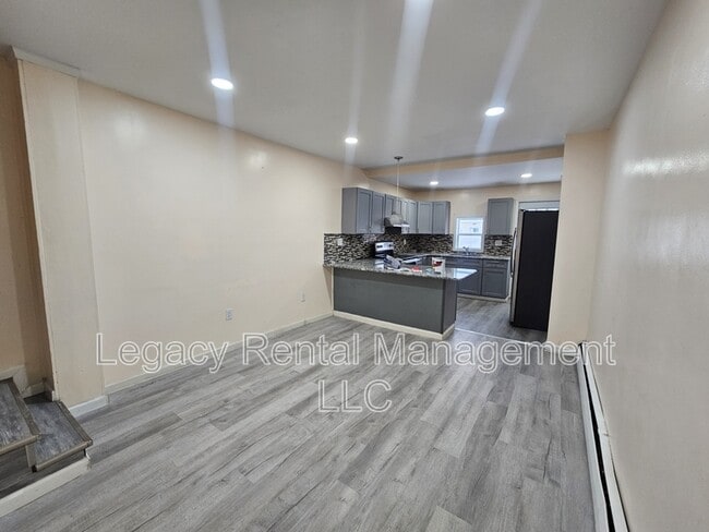 Photo - 156 Washington St