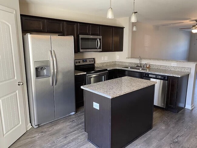 Photo - Spacious and well kept 2 bedroom home