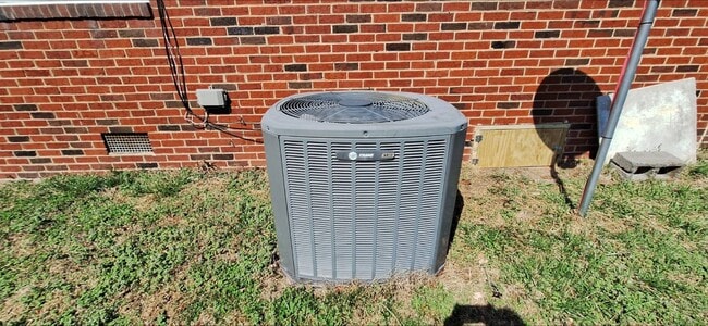 Photo - 20405 Williams St