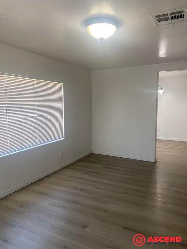 Photo - 201 E 1st St Unit 201 E 1st St #1