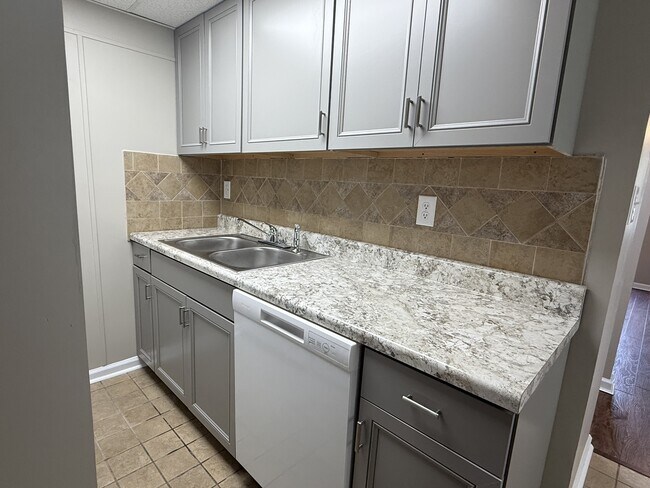 Photo - 4908 Charwood Trail NW