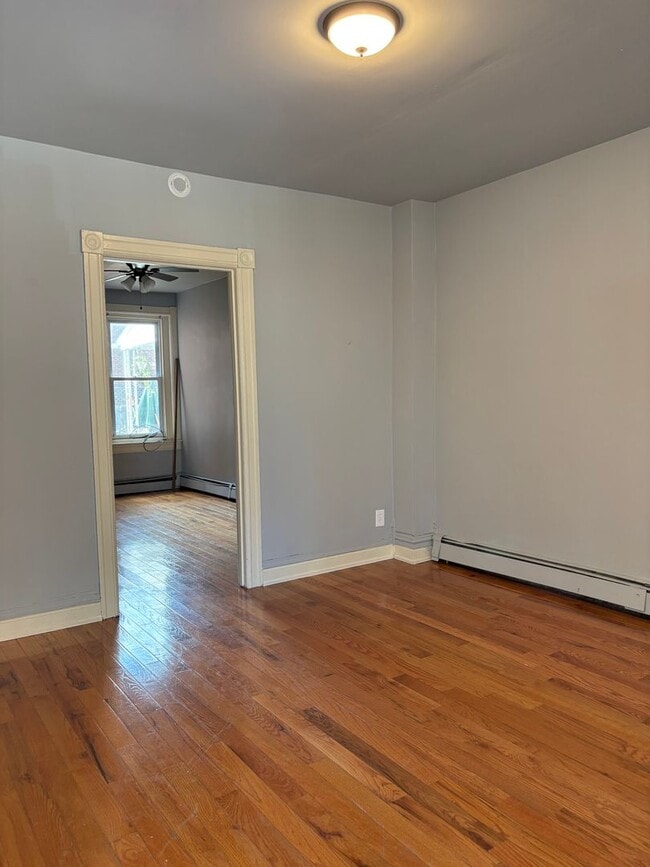 Photo - 948 W Maple St