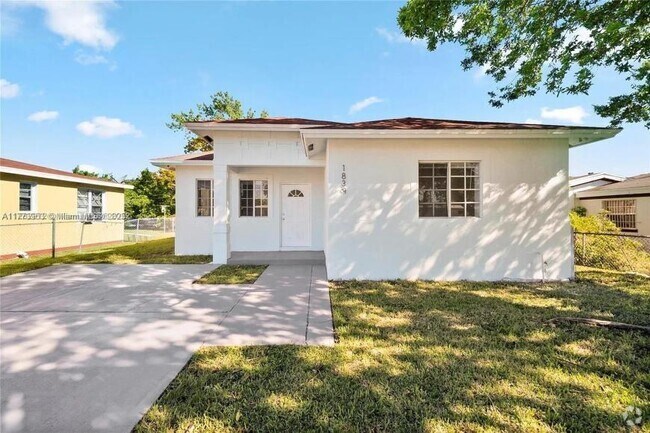 Building Photo - 3 bedroom in Miami FL 33147 Rental