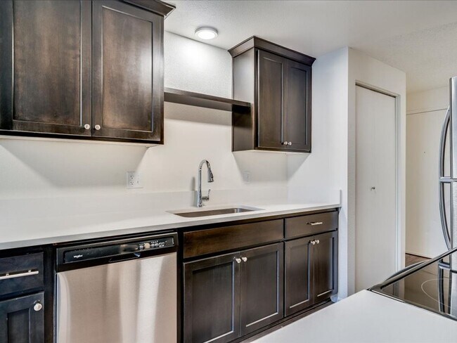 Photo - Barclay Square Apartments