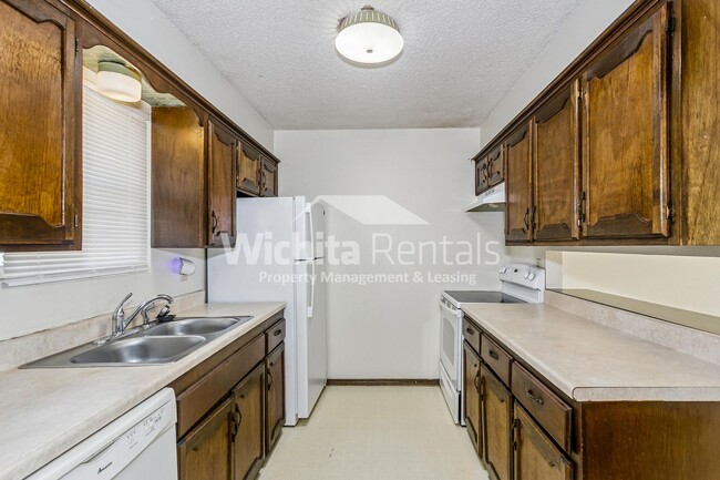 Photo - 2339 N Rutland Ct Unit 1