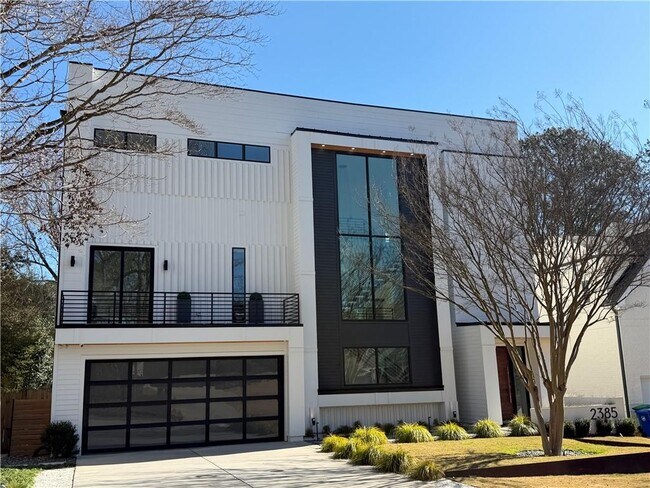 Photo - 2385 Nesbitt Dr NE