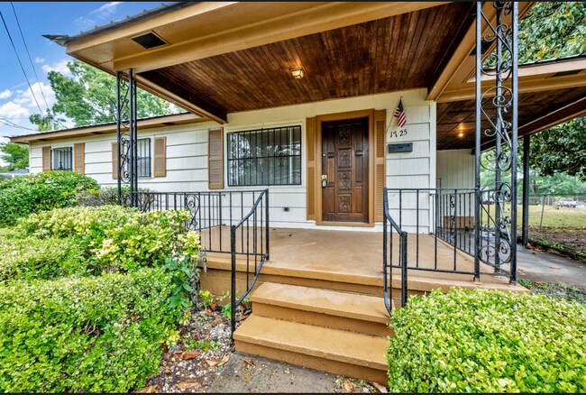 Photo - 1725 Mims St SW