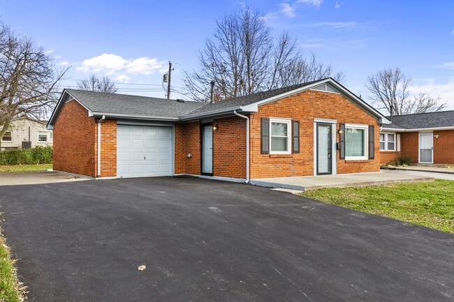 Building Photo - 1707 Sarasota Ct