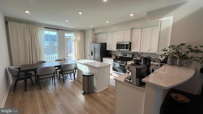 Photo - 11 Sidney Ln