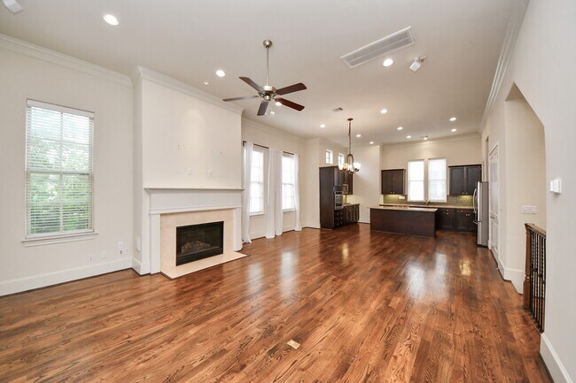 Photo - 2061 Fannin Station N