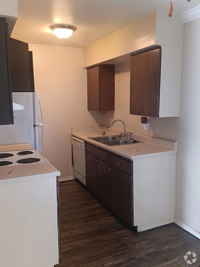 Building Photo - 5996 E 33rd Ct Unit 5996 Rental
