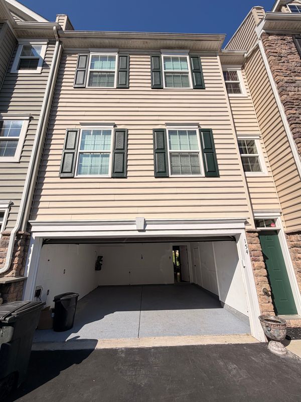 Photo - 154 Moorehead Ave