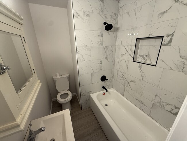 Photo - 1707 E 50th St