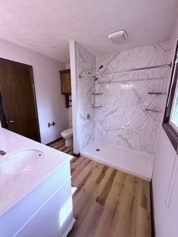 Photo - 6686 Hythe St NW