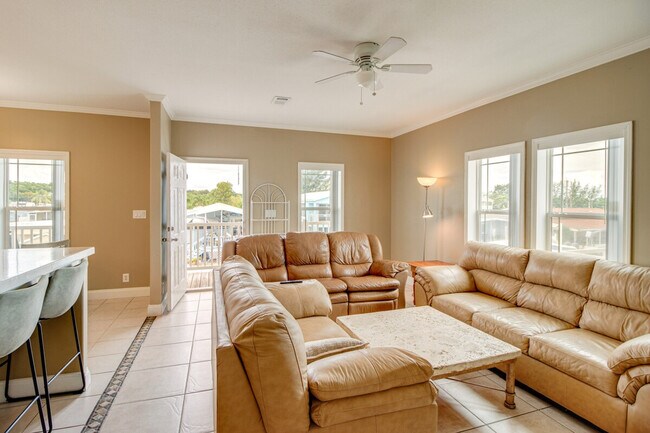 Photo - 210 W 2nd Ct Unidad ID1307150P