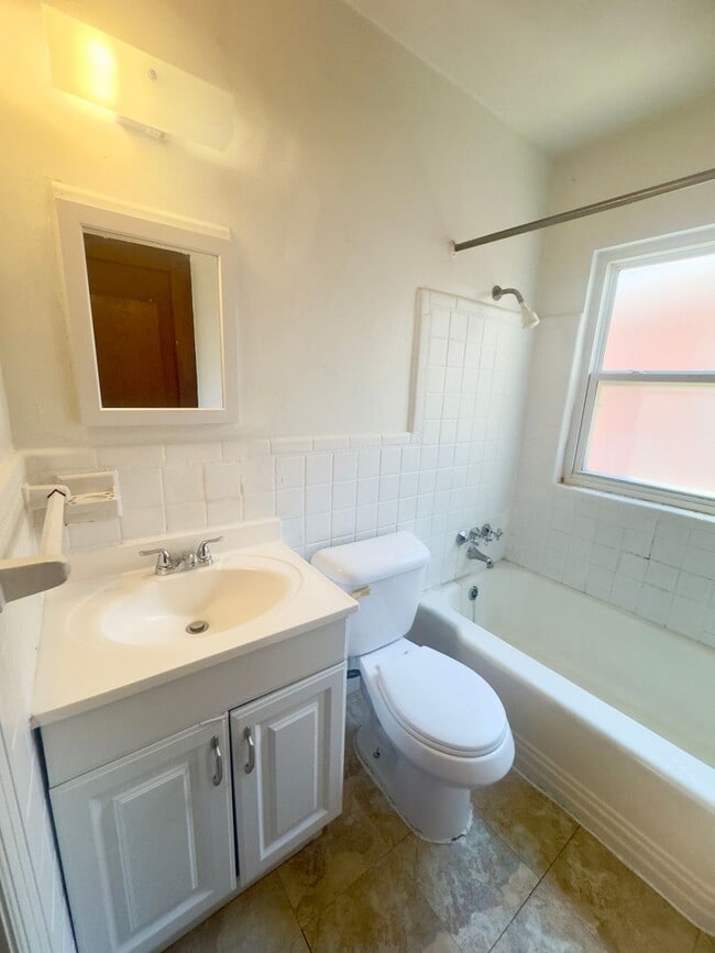 Photo - SECTION 8 IS GLADLY ACCEPTED 3 Bed 1.5 Bat...