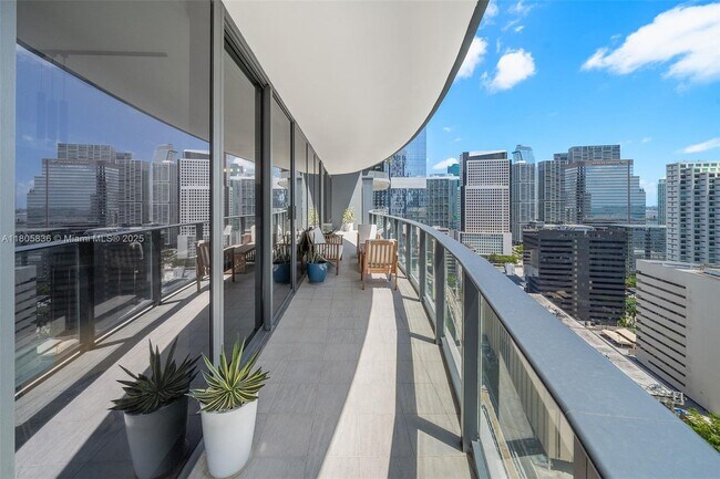 Photo - 1000 Brickell Plz Condo Unit 2709