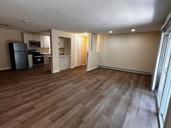 435 Oaklawn Ave Unidad 435 Oaklawn Ave Unit 324 (L)