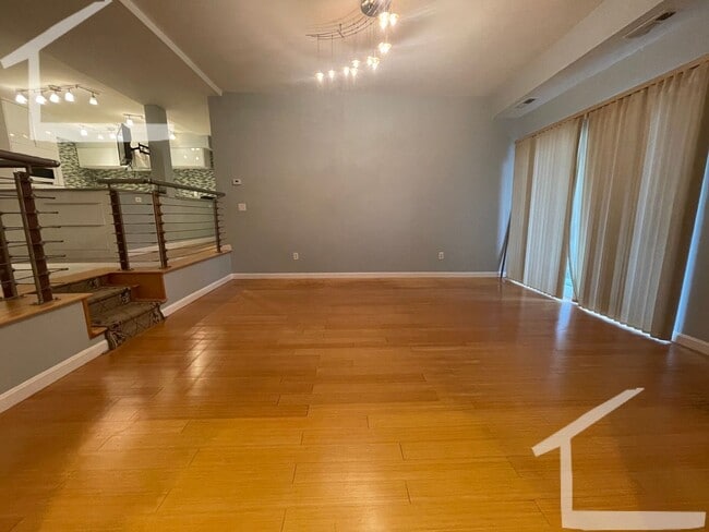 Photo - HOT NEWTON LISTING!!!