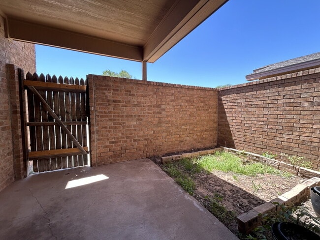 Photo - Beautiful Two Story Duplex in West Lubbock Unidad 1