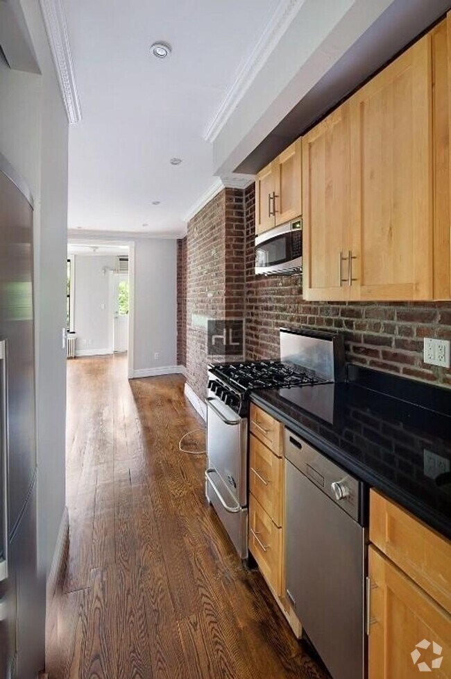 Building Photo - PERRY ST. Rental