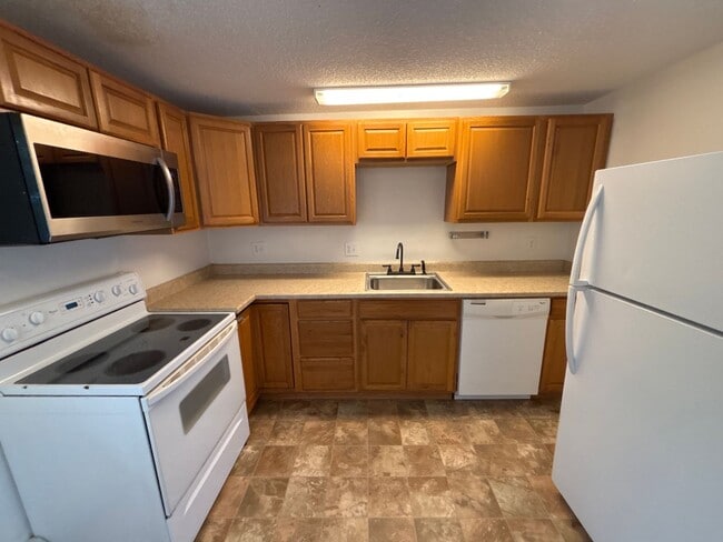 Building Photo - 4319 Lashelle Ave Unit 2