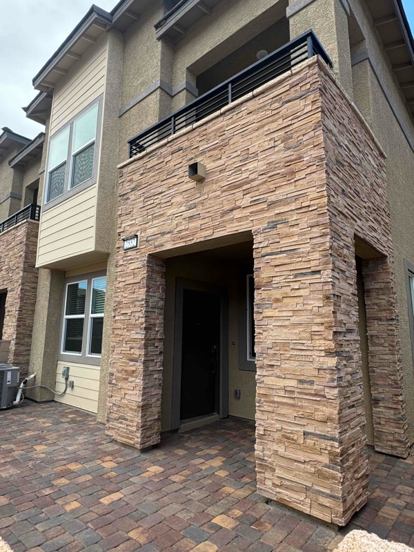 Photo - 2552 Venetia Pointe St