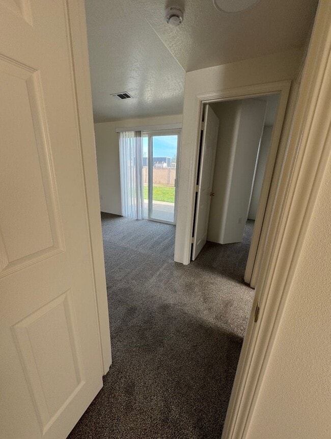 Photo - Beautiful 3 bedroom 2 bathroom home with new range, paint and carpet available soon!