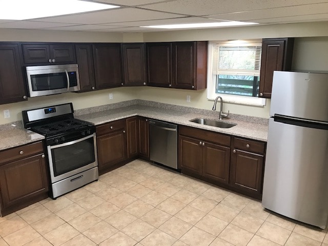 Building Photo - 122 Ruth St