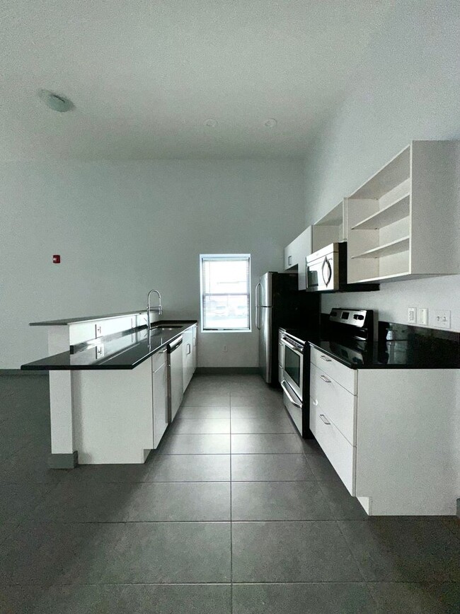 Photo - 414 Crown St Apartment Unit 414-1