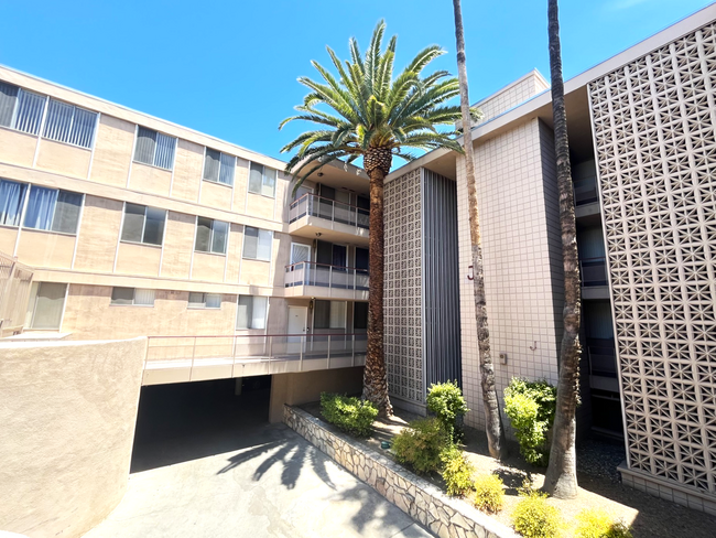 Building Photo - Available Now! 2 Bedroom, 2 Bathroom Riverside Penthouse with Views!