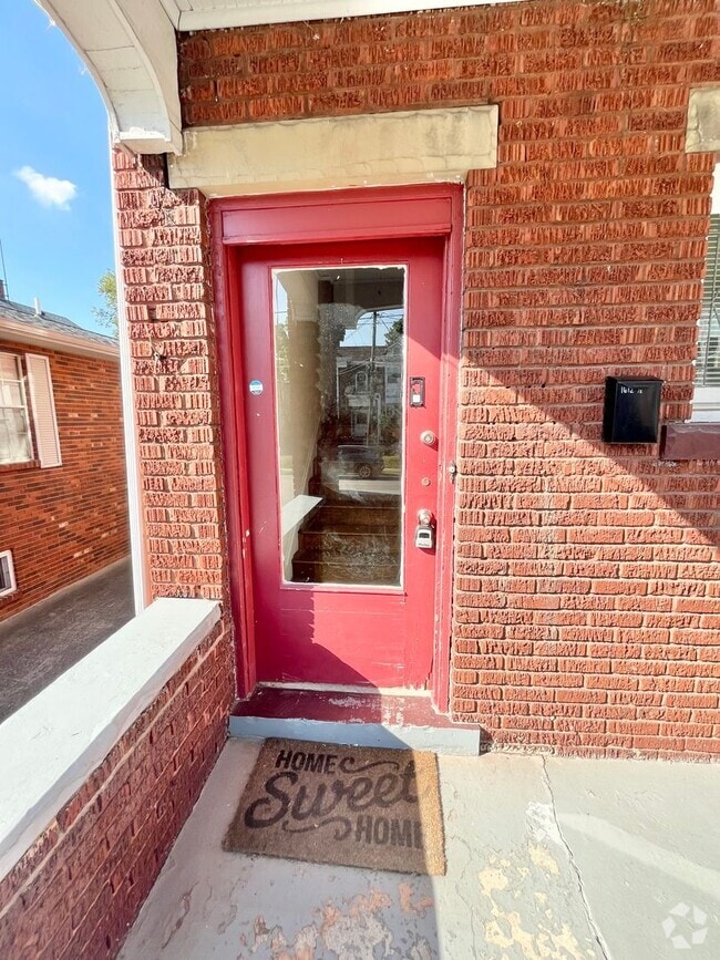 Building Photo - 1612 Quarrier St Unit 1/2 Rental