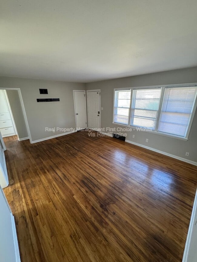 Photo - 1630 S Mission Rd