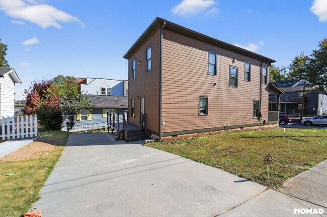 Photo - 237 Crumley St SW