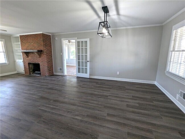 Photo - 970 Bridgegate Dr NE