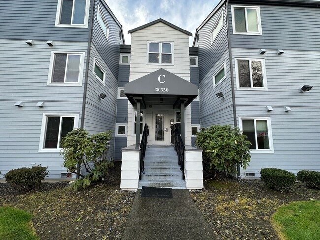 Building Photo - 2bd/1ba Bothell Condo Unit C203