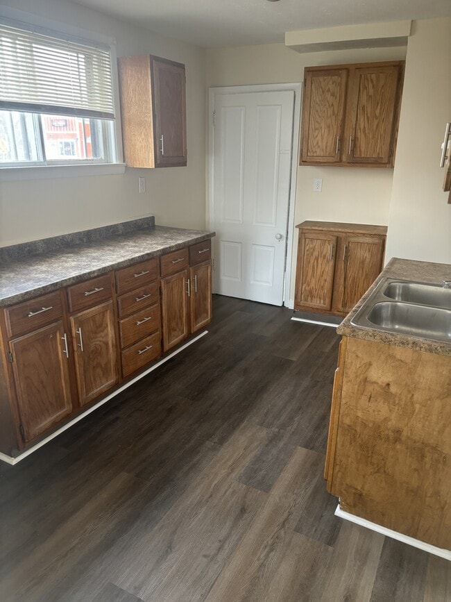 Photo - 2250 Sullivant Ave