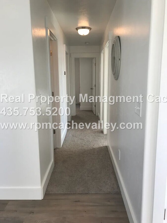 Single Story 3 bedroom home! Preleasing f... House Rental in Logan