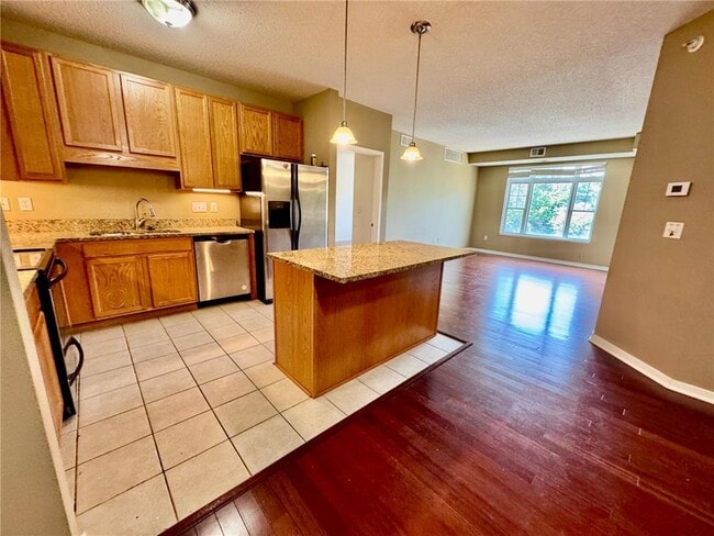 Photo - 619 SE 8th St Unit 309