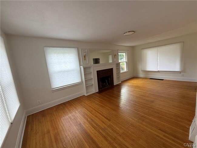 Photo - 221 Thompson Blvd