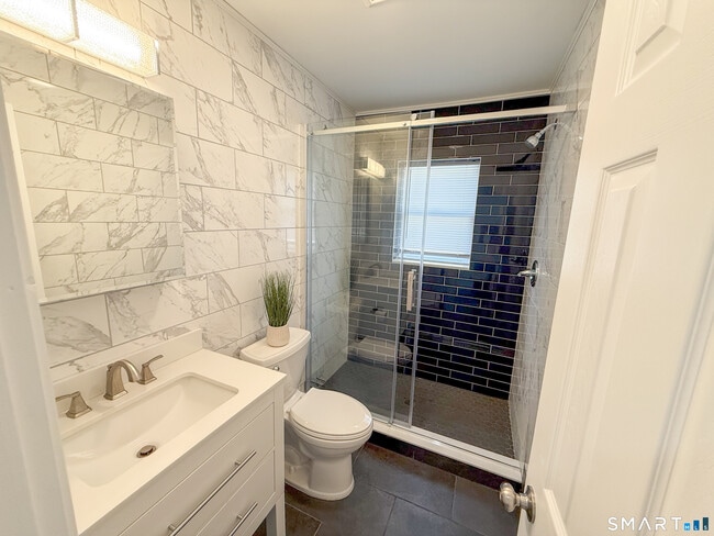 Photo - 25 Brewer St Unit 3