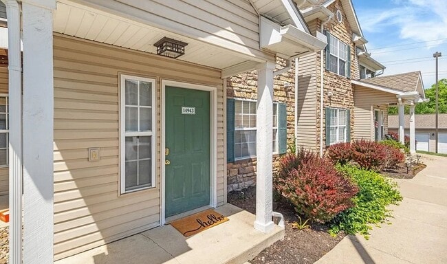 Photo - 14943 Lenox Dr Unit 523