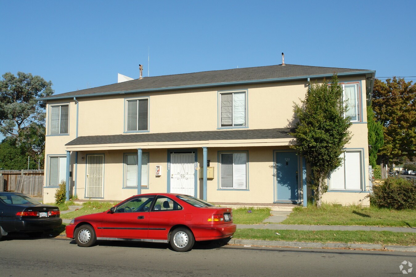 Photo - 917-923 Dwight Way