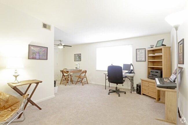 Photo - 1001 Francis Dr