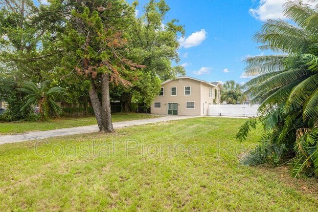 Photo - 305 E Hanna Ave