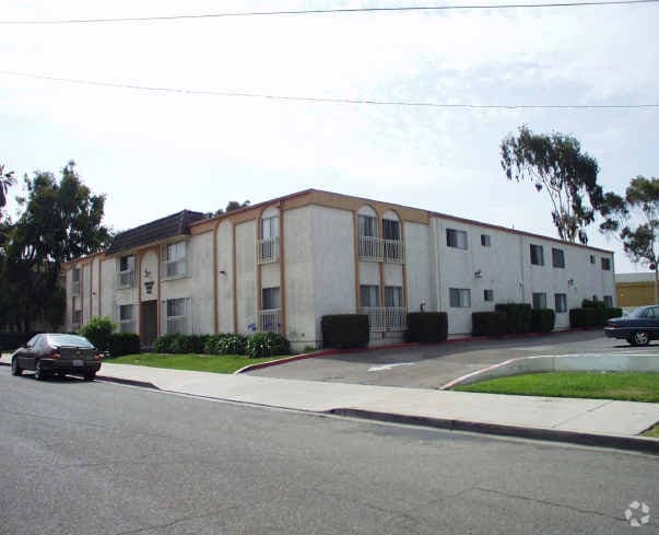 8421 Carlisle Dr