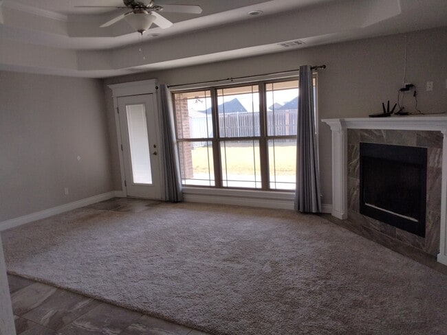 Photo - 401 Northeast Mountain Meadow Drive