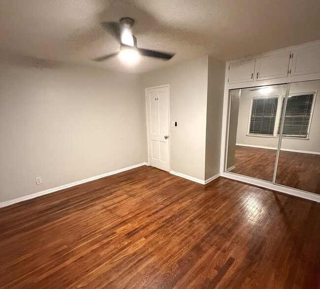 Photo - 10617 Oxnard St Unit 6