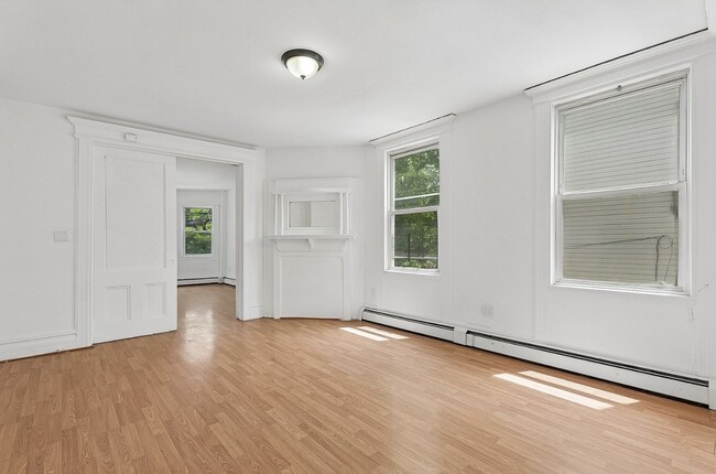 Building Photo - 55 Hawkins St Unit 2nd Floor or 3rd floor
